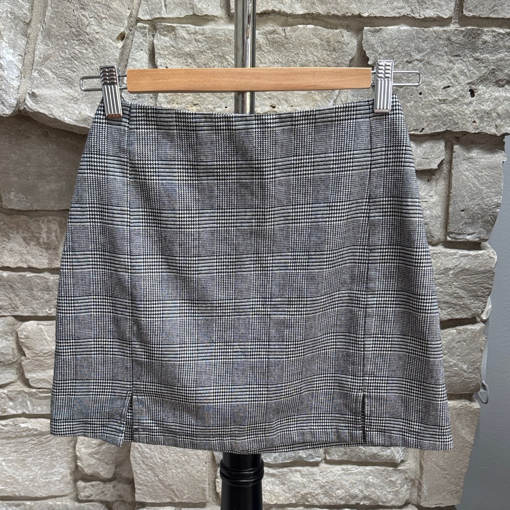EUC Vintage Brandy Melville Black and White Plaid Mini Skirt